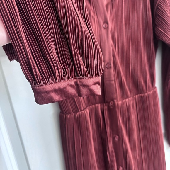 ASTR The Label Ferran Plisse Cutout Button Down Long Sleeve Midi Dress - Picture 6 of 6